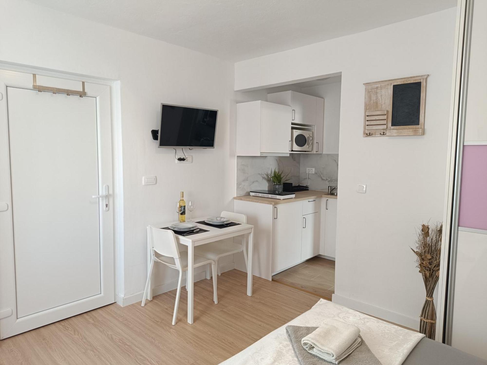 Studio Apartment 3E Split Exterior photo